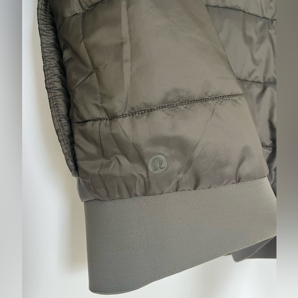 lululemon Non Stop Reversible Bomber Olive Green Women’s 10 EUC - Picture 3 of 7